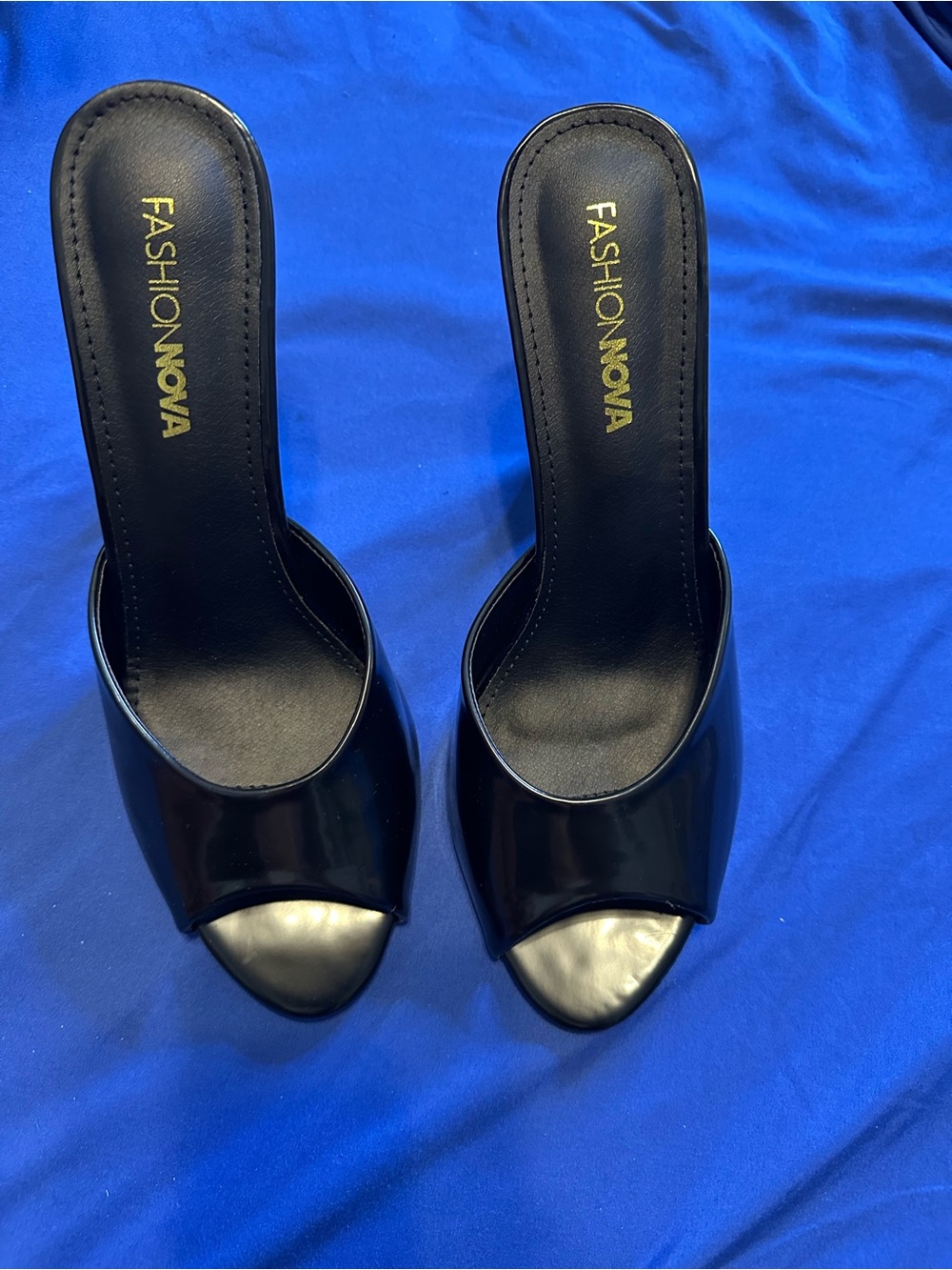Fashion Nova Black Patent Open-Toe Slide Mules